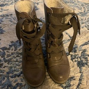 Universal Thread Size 6W boots